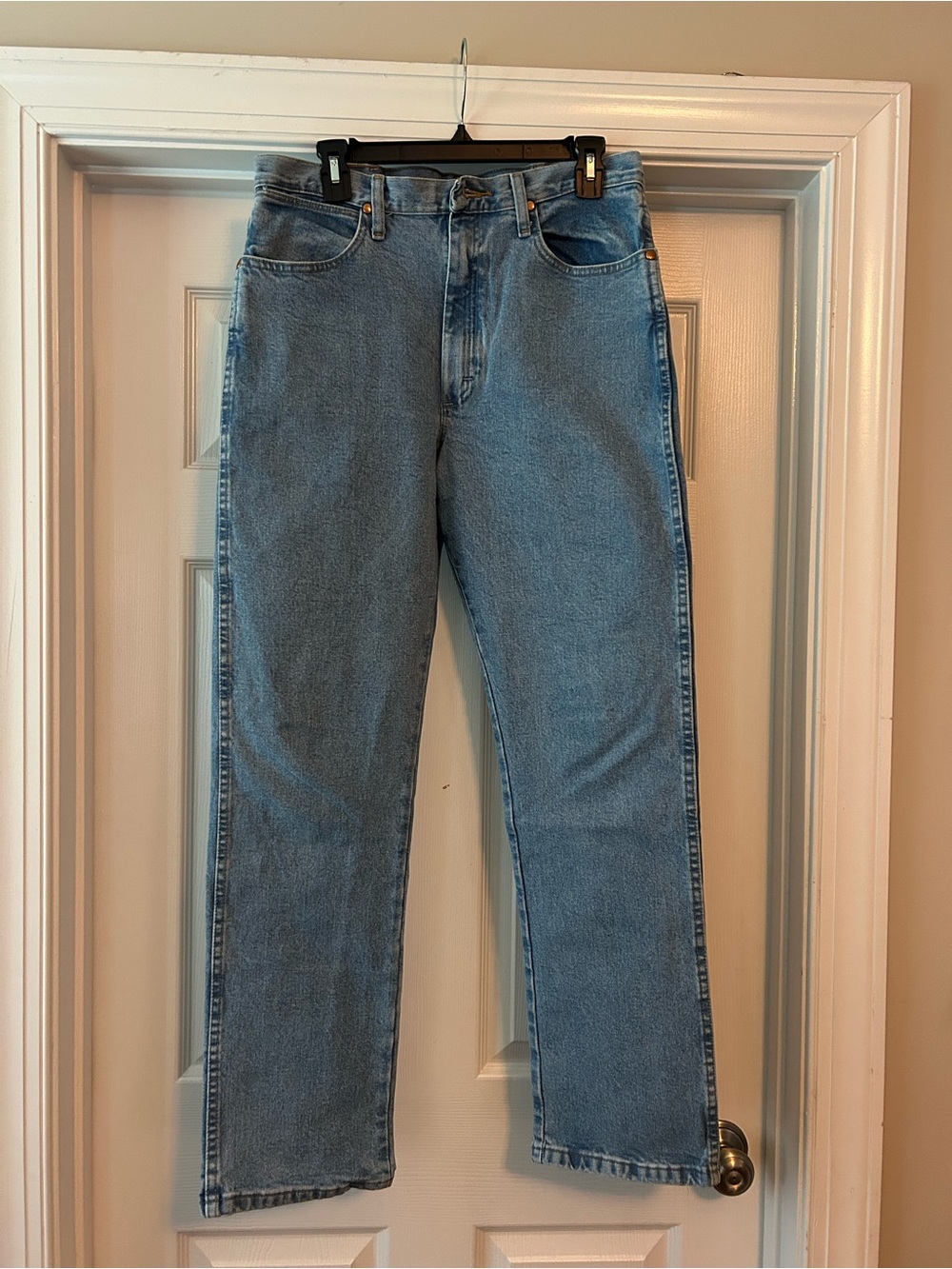 Classic women’s Light Blue Denim wrangler Jeans